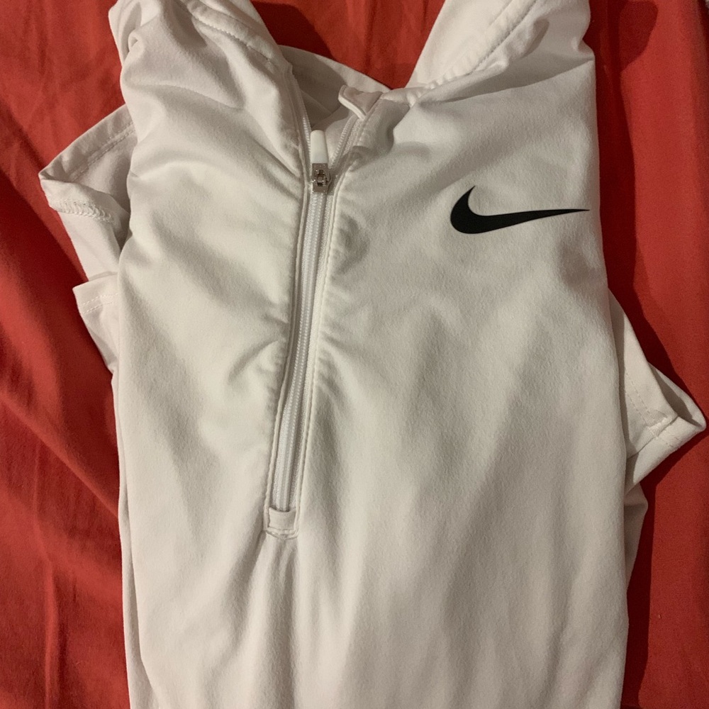 Nike dry-fit crew neck